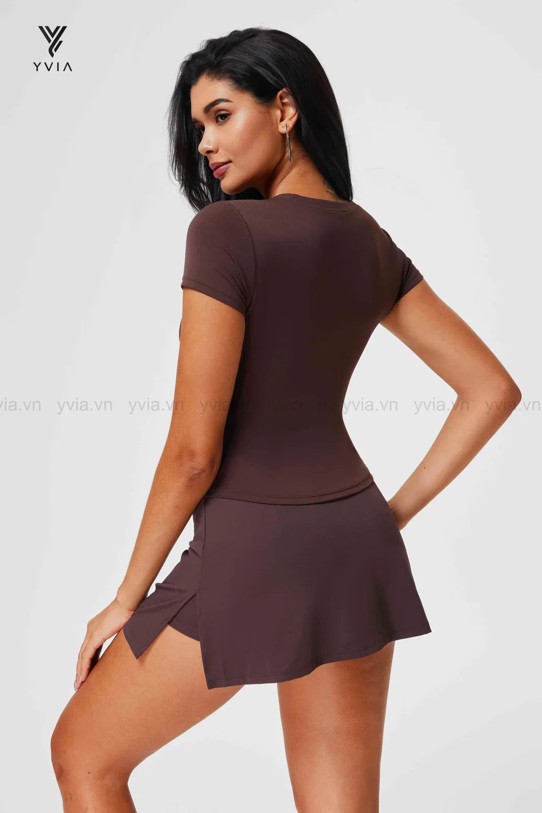 Áo thun basic cổ chữ V tay ngắn – ảnh 4