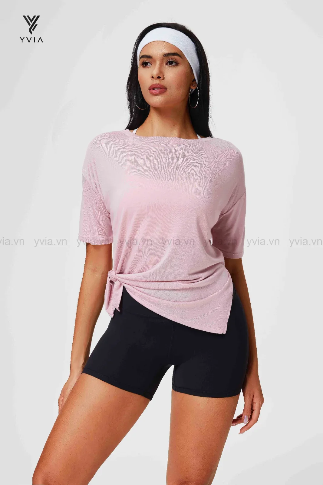 Áo thun basic cổ tròn tay ngắn với dáng suông xẻ tà – ảnh 4
